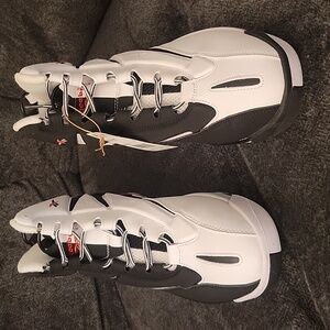 Reebok blast black and white sneakers